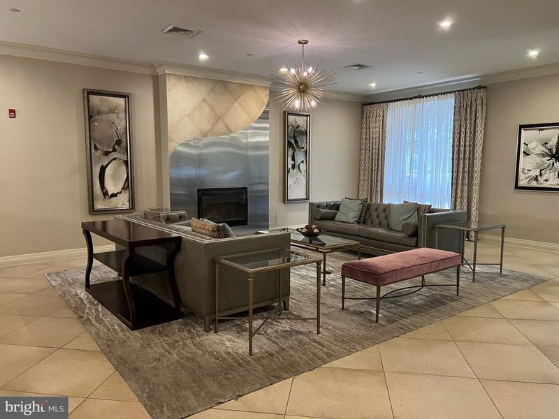 2451 Midtown Ave #606, Alexandria, VA 22303