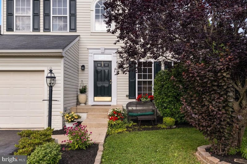 14 Potterfield Dr, Lovettsville, VA 20180