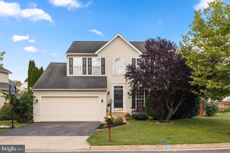 14 Potterfield Dr, Lovettsville, VA 20180