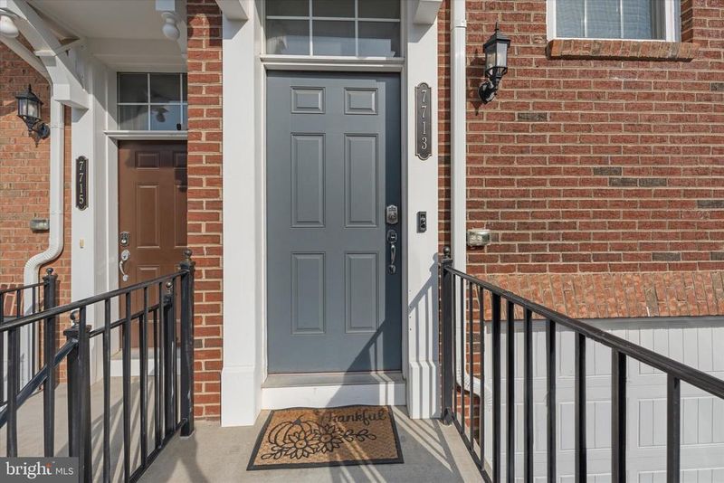 7713 Cresap Ln, Hanover, MD 21076