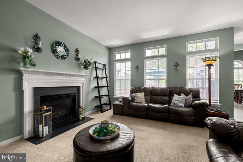 14 Potterfield Dr, Lovettsville, VA 20180