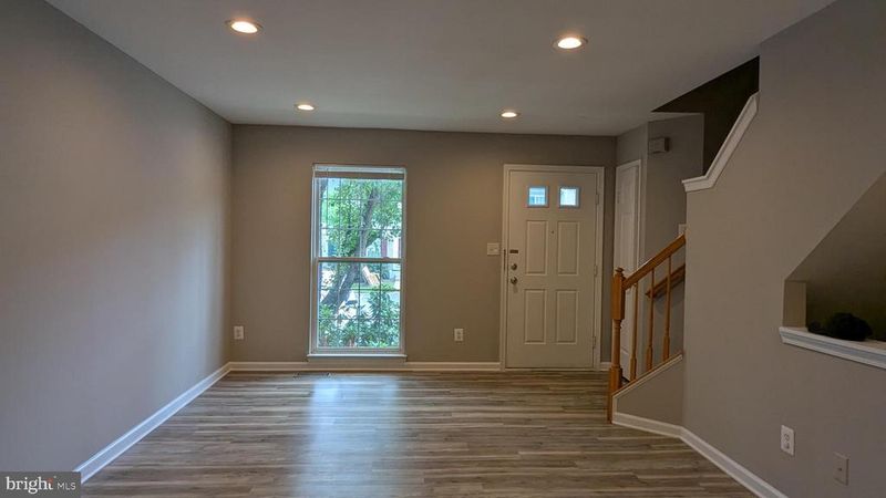 1875 Tiger Lily Cir, Woodbridge, VA 22192