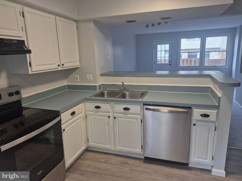 5035 9th St S, Arlington, VA 22204