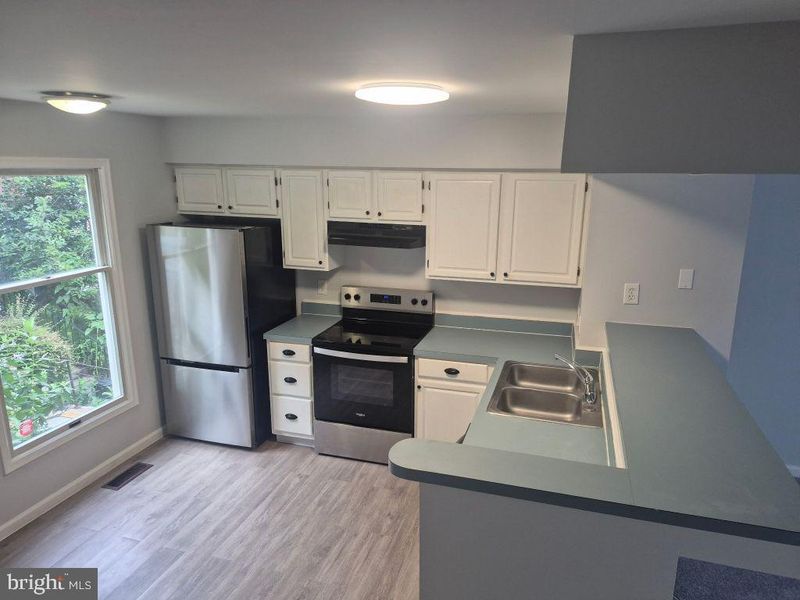 5035 9th St S, Arlington, VA 22204
