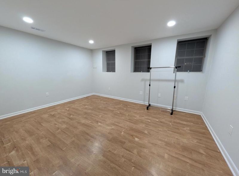 21214 Millwood Sq, Sterling, VA 20165