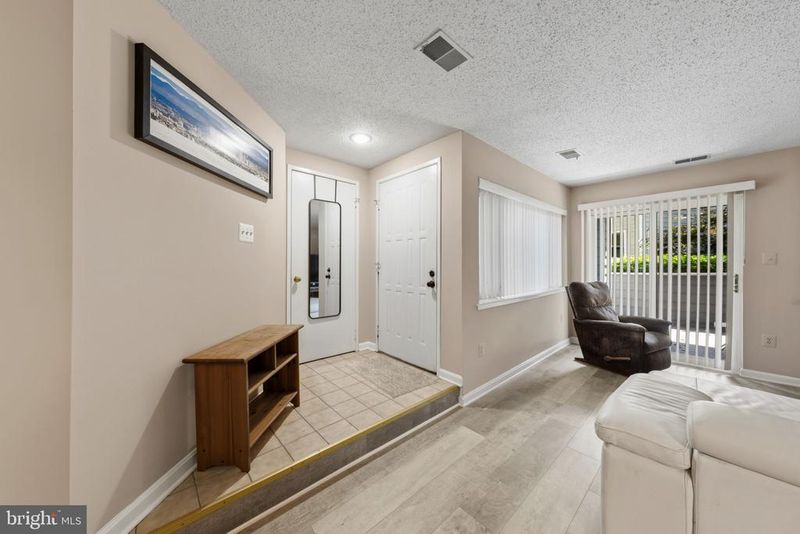1904 Villaridge Dr, Reston, VA 20191