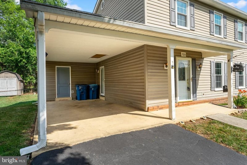 7826 Welch Ct, Alexandria, VA 22315