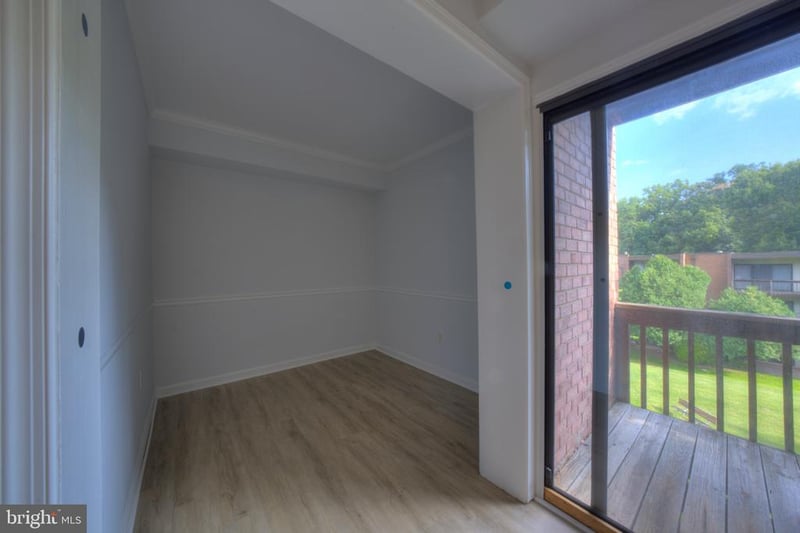 10725 West Dr #303, Fairfax, VA 22030