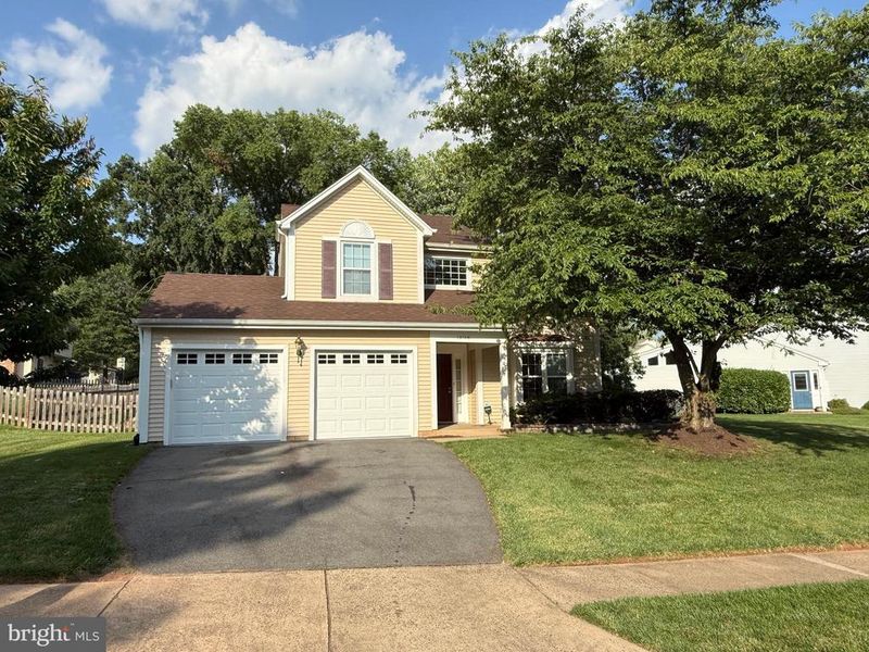 13146 Lazy Glen Ct, Herndon, VA 20171