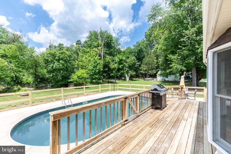 54 E Moser Rd, Thurmont, MD 21788