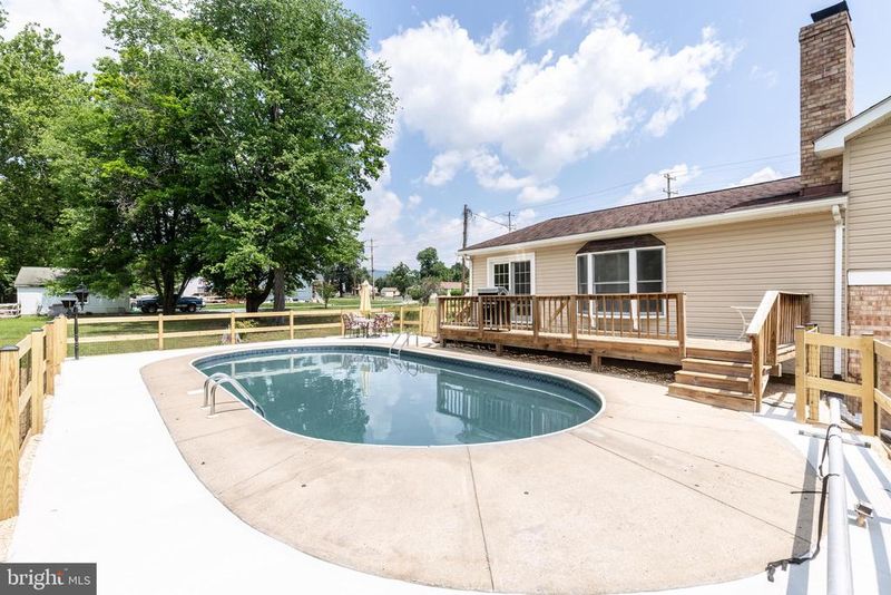 54 E Moser Rd, Thurmont, MD 21788
