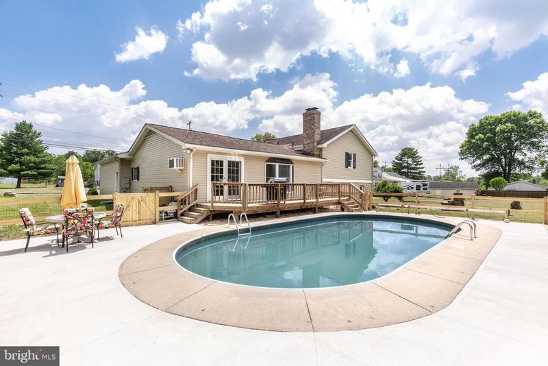 54 E Moser Rd, Thurmont, MD 21788