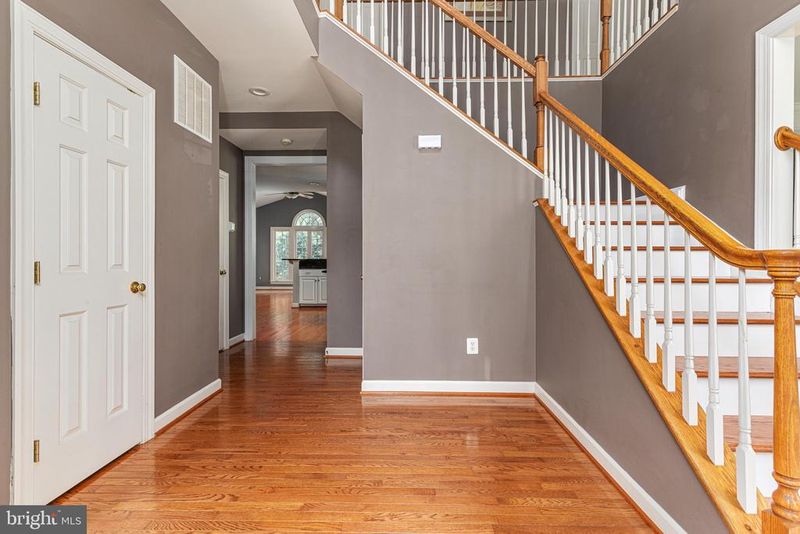 10012 Three Sisters Ct, Bristow, VA 20136