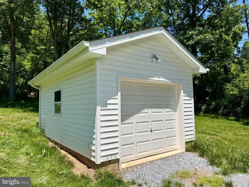 10121 Putman Rd, Frederick, MD 21702