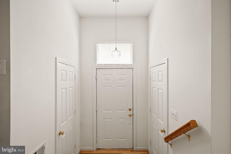 2901 Jessica Ct, Vienna, VA 22181