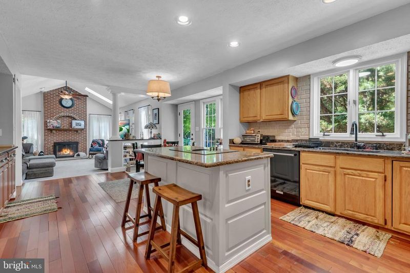 1720 Jasper Ln, Crofton, MD 21114