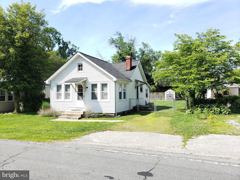 617 E Marshall Ave, Deale, MD 20751