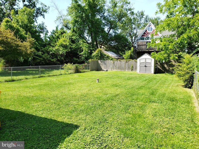 617 E Marshall Ave, Deale, MD 20751