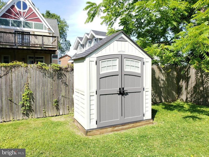 617 E Marshall Ave, Deale, MD 20751