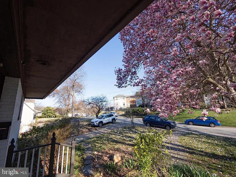 9322 W Parkhill Dr, Bethesda, MD 20814