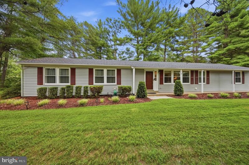 10818 Oldfield Dr, Reston, VA 20191
