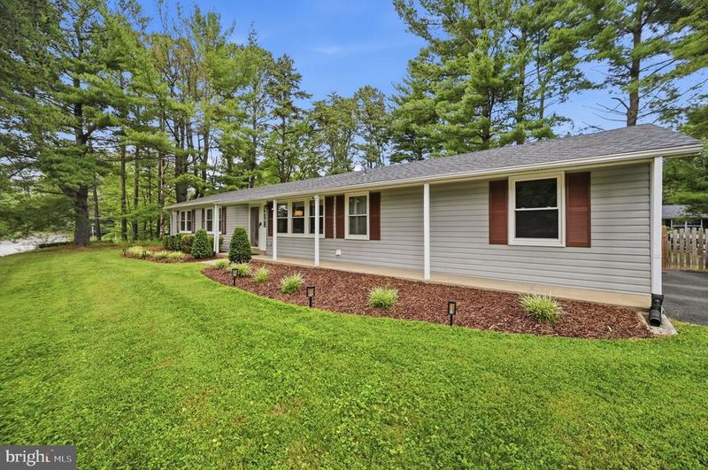 10818 Oldfield Dr, Reston, VA 20191