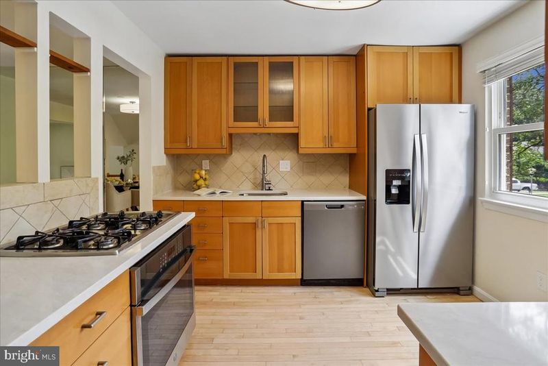 4927 Arctic Ter, Rockville, MD 20853