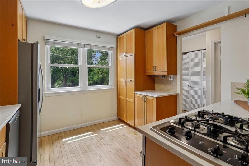 4927 Arctic Ter, Rockville, MD 20853