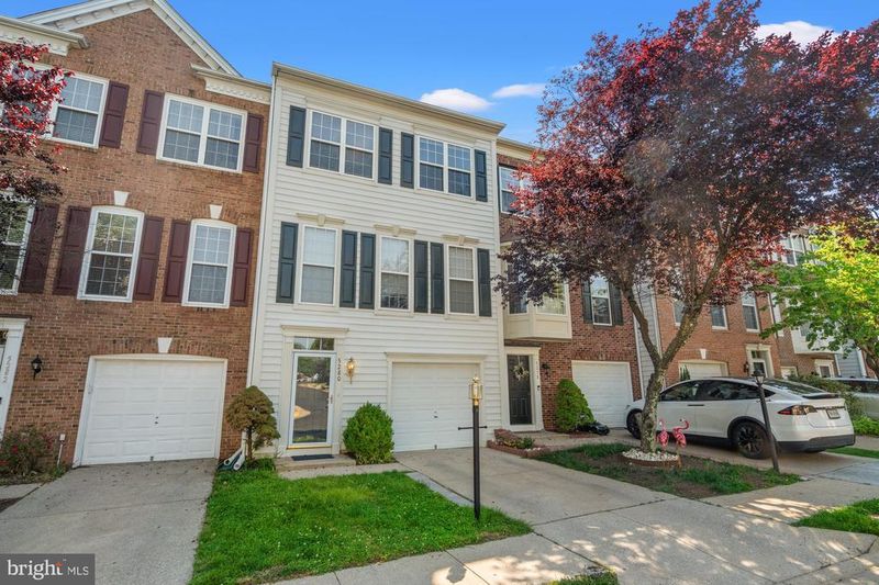 5280 Kestrel Crossing Dr, Alexandria, VA 22312