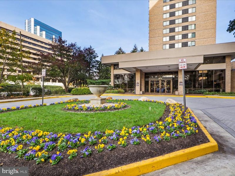 3709 S George Mason Dr #1305 E, Falls Church, VA 22041