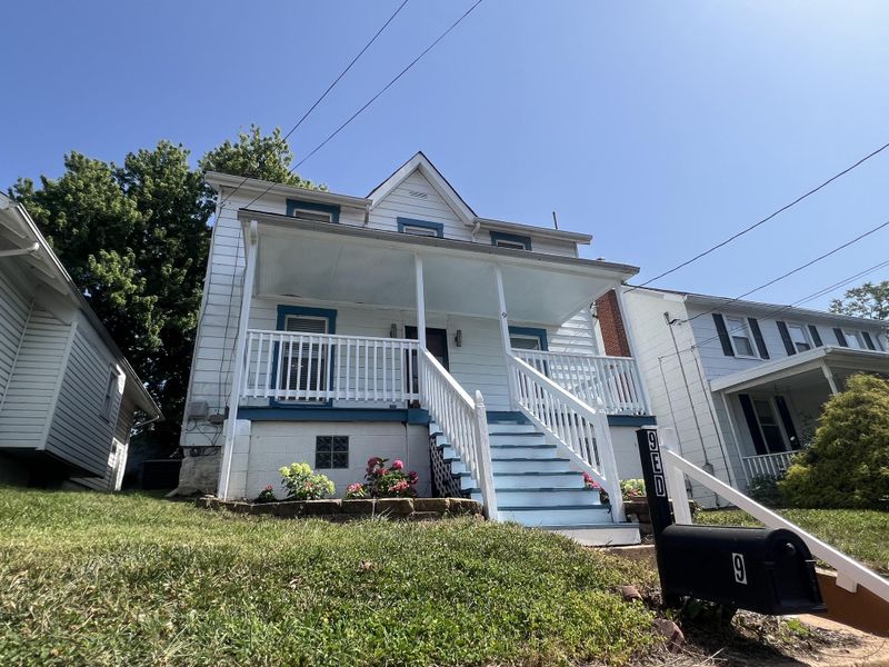 9 E D St E, Brunswick, MD 21716