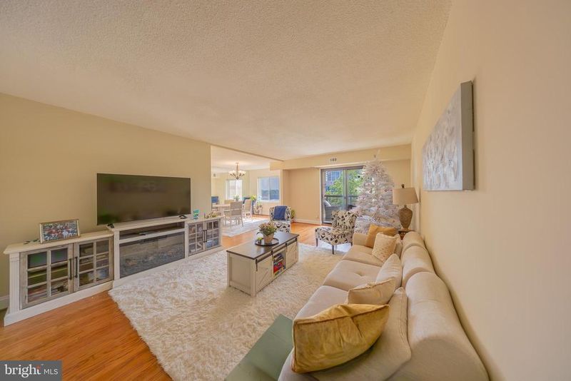 8370 Greensboro Dr #908, Mclean, VA 22102