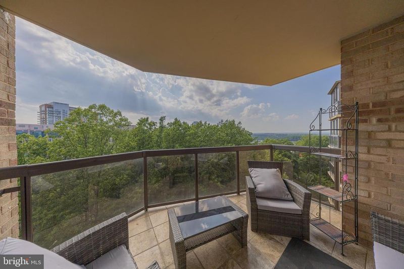 8370 Greensboro Dr #908, Mclean, VA 22102