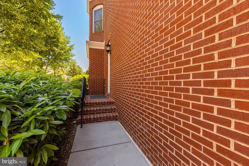 701 Annie Rose, Alexandria, VA 22301