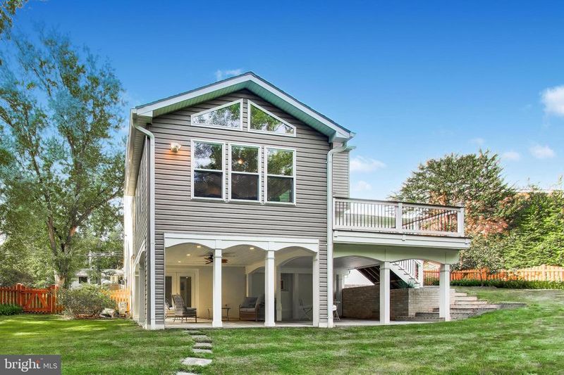 8825 Stark Rd, Annandale, VA 22003
