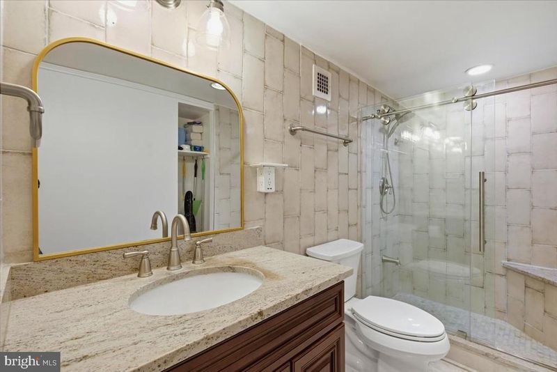 700 7th St SW #827, Washington, DC 20024