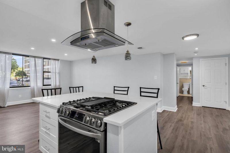 4600 Duke St #303, Alexandria, VA 22304