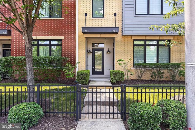 1210 Ribbon Limestone Ter SE, Leesburg, VA 20175