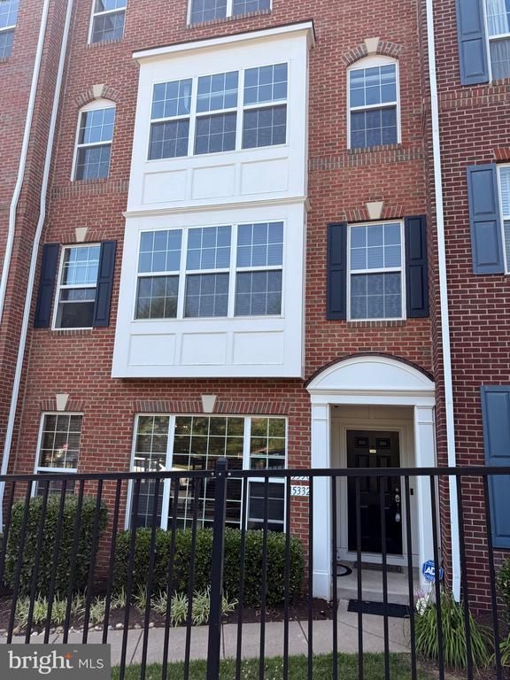 15332 Kensington Park Dr, Woodbridge, VA 22191