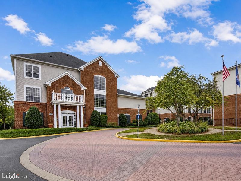 4850 Eisenhower Ave #304, Alexandria, VA 22304