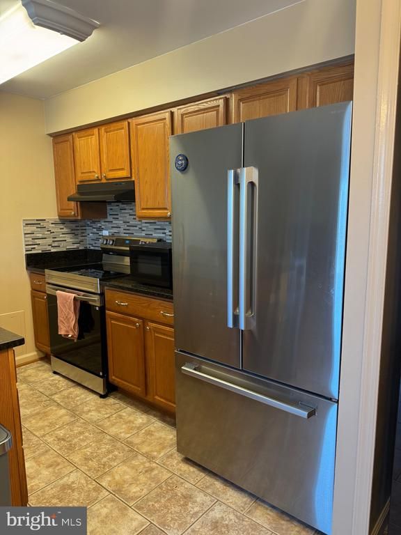 8610 Beekman Pl #C, Alexandria, VA 22309