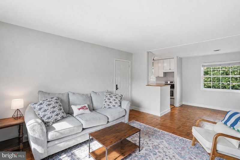 1708 W Abingdon Dr #202, Alexandria, VA 22314