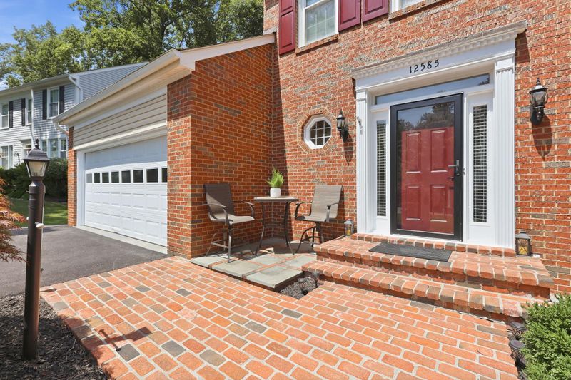 12585 Cricket Ln, Woodbridge, VA 22192