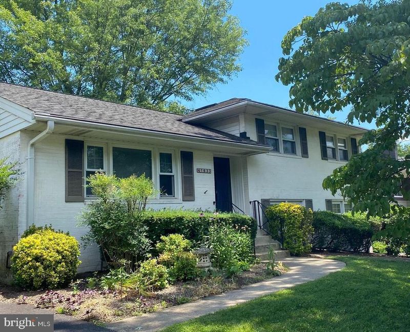 1633 Dempsey St, Mclean, VA 22101
