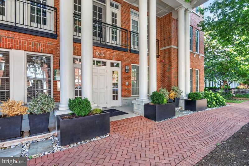 1023 N Royal St #205, Alexandria, VA 22314