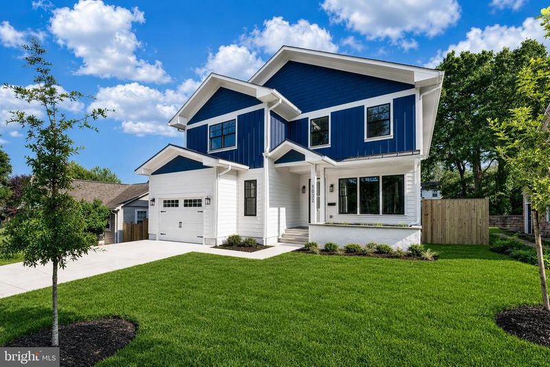 1032 20th St S, Arlington, VA 22202
