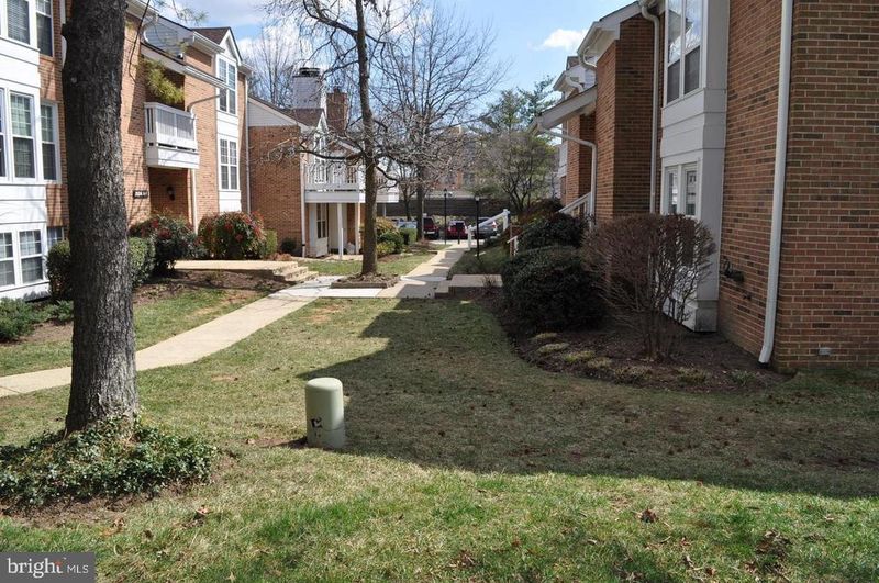 2602 S Arlington Mill Dr, Arlington, VA 22206