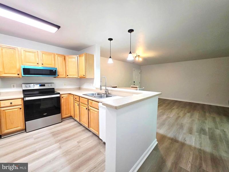 501 Garrison Woods Dr #203, Stafford, VA 22556