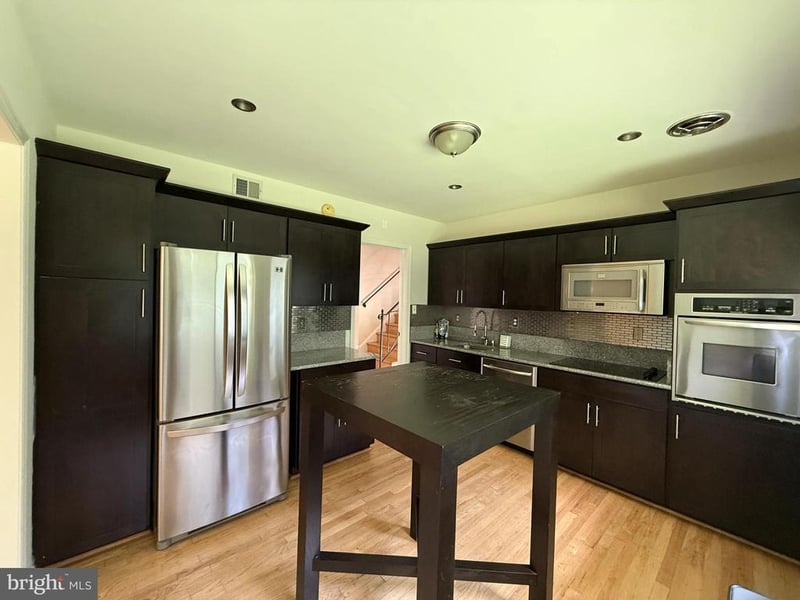 9209 E Parkhill Dr, Bethesda, MD 20814