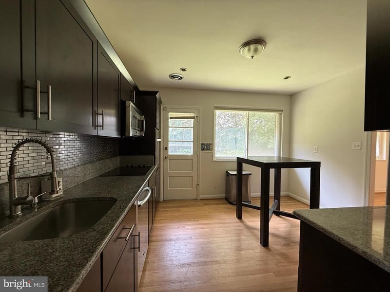 9209 E Parkhill Dr, Bethesda, MD 20814